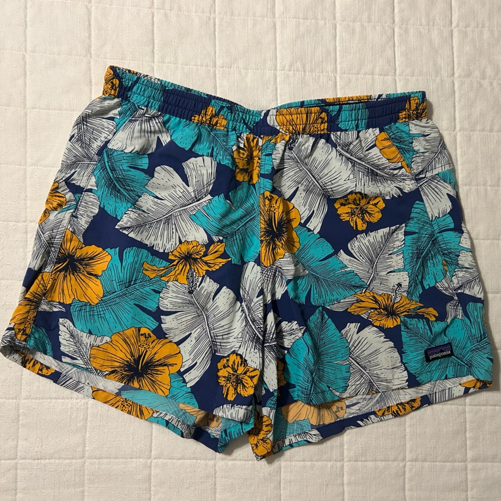 Patagonia Women's Barely Baggies Short Shorts Board Shorts Tropical Beach Medium